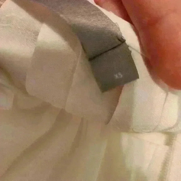 VINCE Minimalist White Blouse Cream Top Sleeveless Dressy Romantic pleated profe - Picture 6 of 9